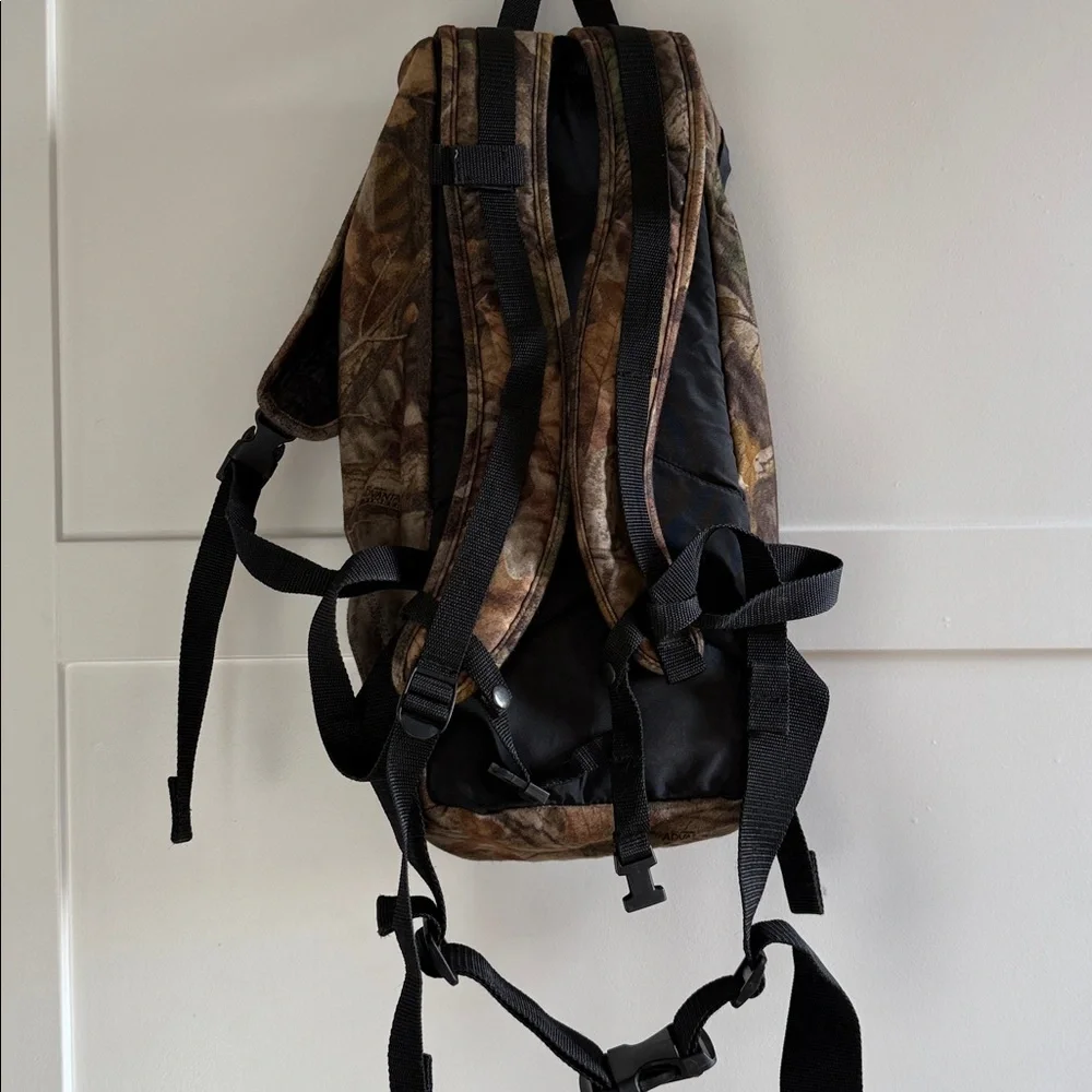 Mad Dog Gear Camouflage Hunting Backpack Advantage Timber Camo 24” Tactical Clip